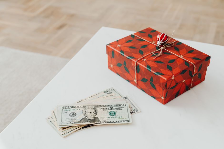 Non-cash referral incentives