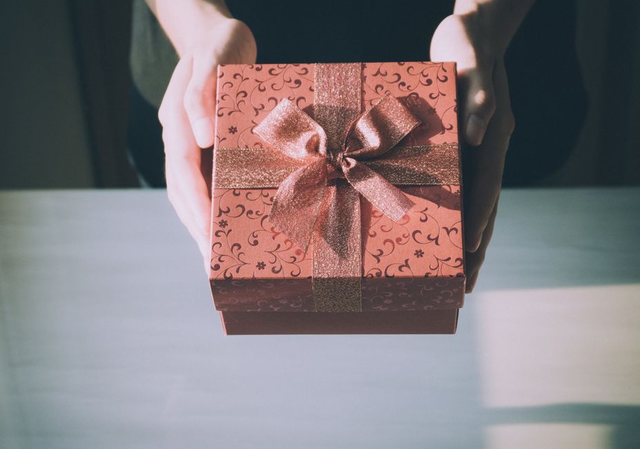 Non-cash referral incentives