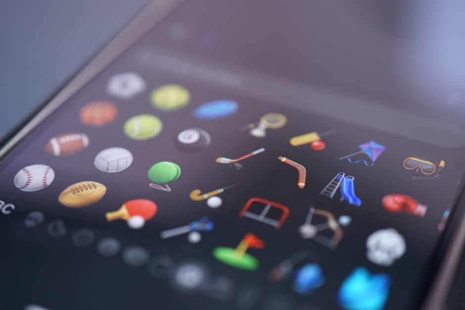 Gamifying referral programs