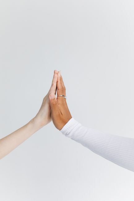Single-sided vs double-sided referral incentives