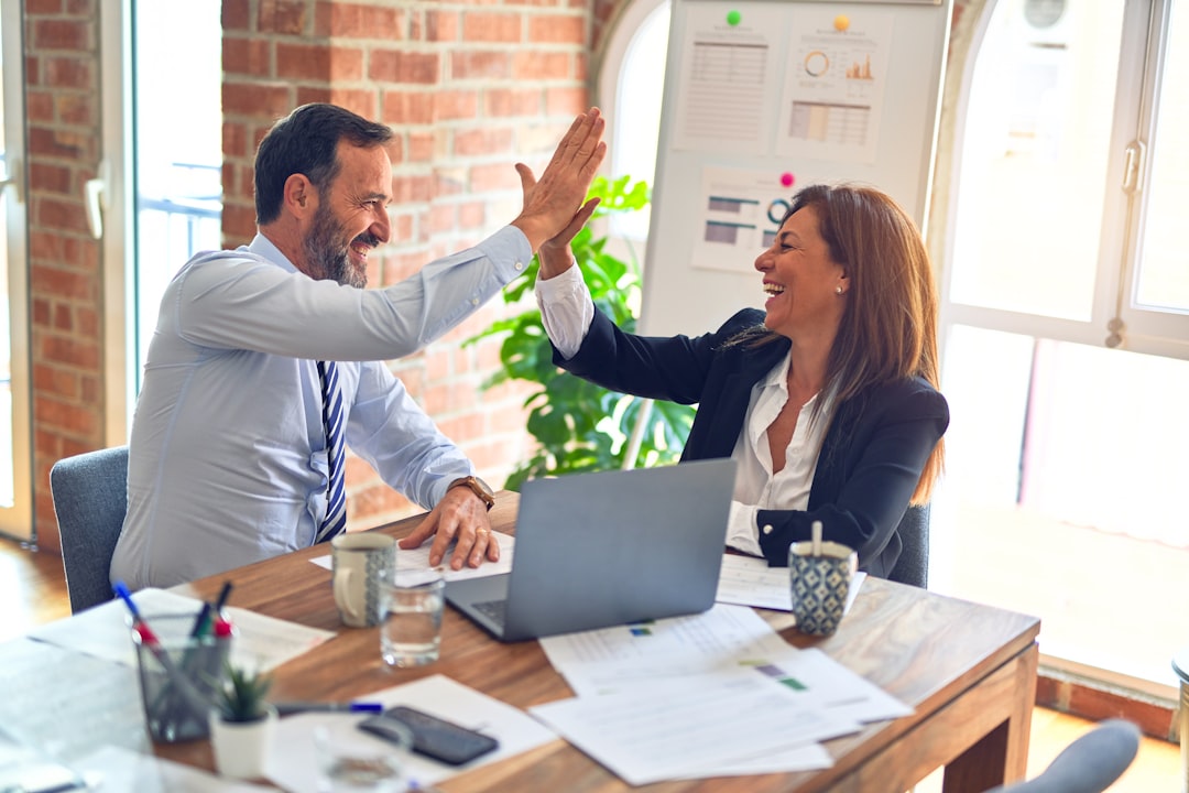Non-incentivized customer referrals