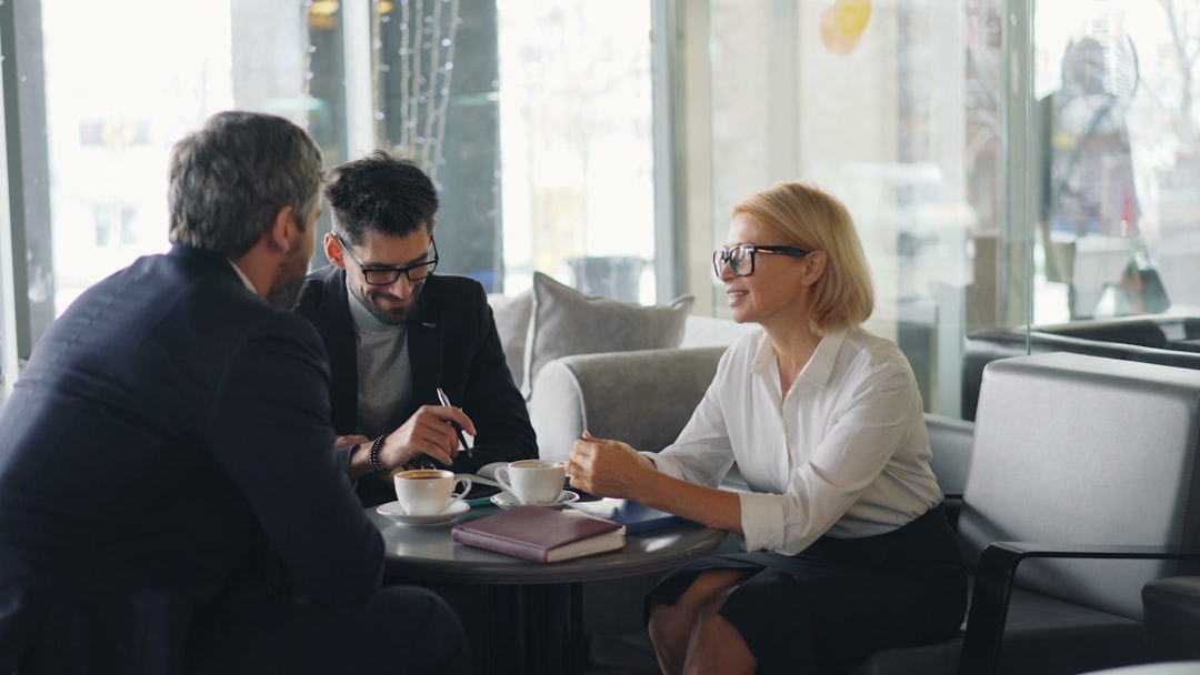 Non-incentivized customer referrals