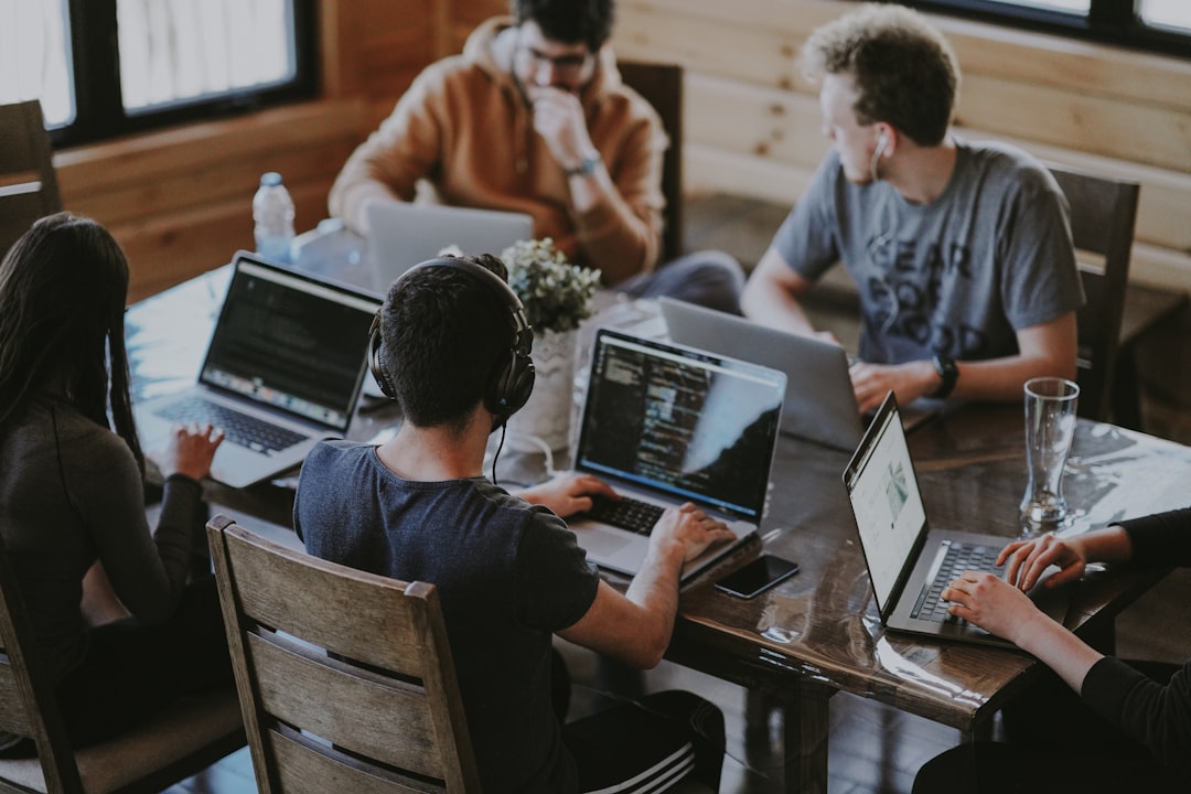 SaaS referral program without a budget